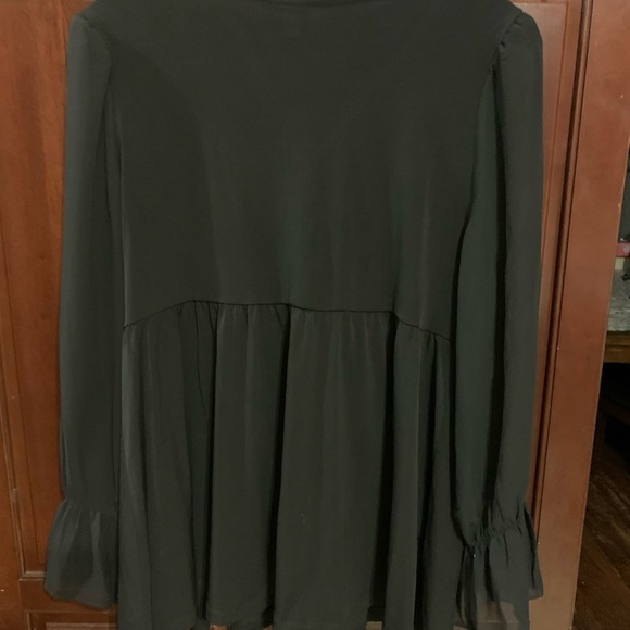NWT!!Torrid size 1 (14/16), never worn..black, long sleeves, peplum style blouse - Picture 4 of 4